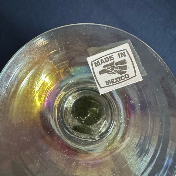 Handblown set of 2 Wine Glasses made in Mexico.. Red and white swirled. - Picture 4 of 4